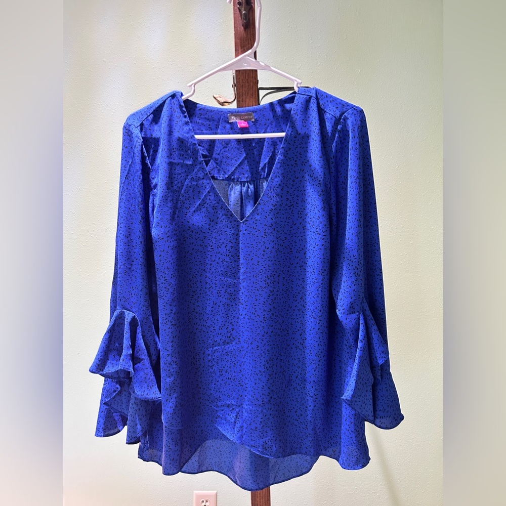 VINCE CAMUTOModern Fleck Flutter Sleeve Top Size L